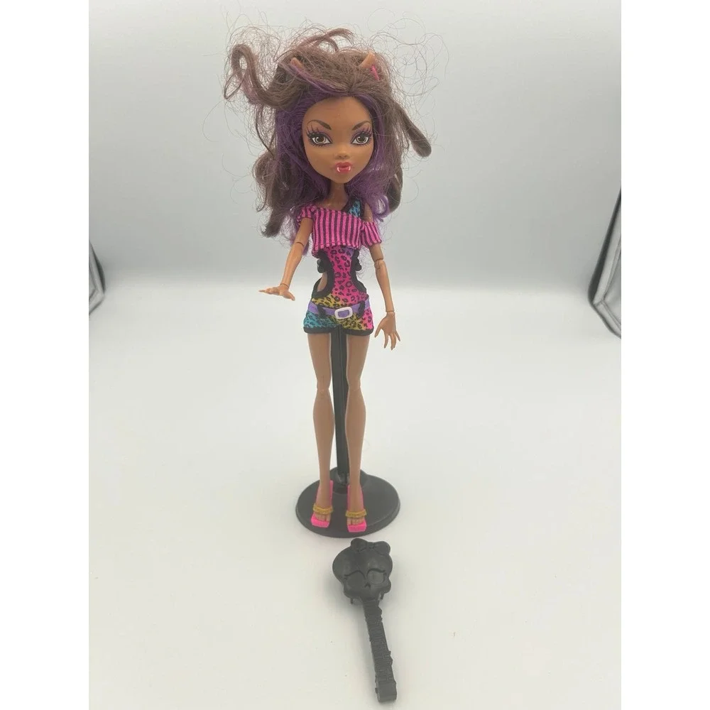 Monster High Gloom Beach Clawdeen fashion doll